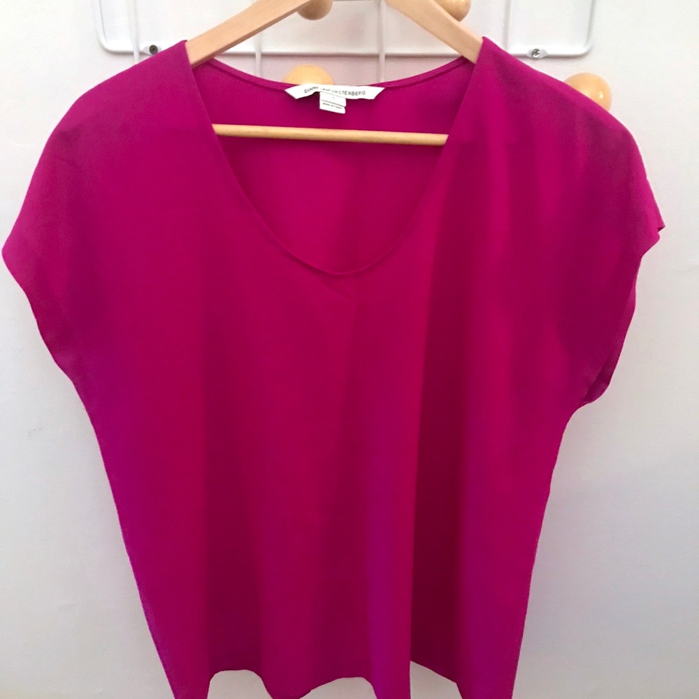 💕 👚 Hot pink Diane von Furstenberg shell 🐚